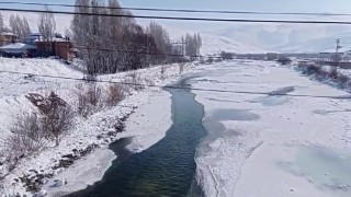 Aşırı soğuklar Aras Nehrini dondurdu