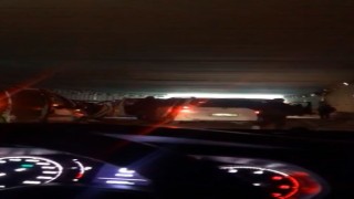 Asker eğlencesinde yolu kapatıp havaya ateş açtılar