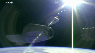Astronot Gezeravcıyı taşıyan Dragon kapsülü ISSten ayrıldı