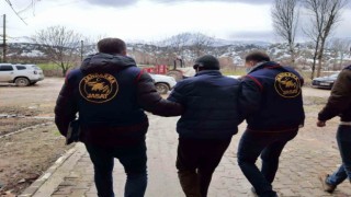 Av tüfeğiyle kızını öldürmek suçundan 9 yıldır aranan zanlı tutuklandı