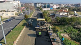 Aydın Büyükşehir Belediyesi yol yapım çalışmalarını sürdürüyor