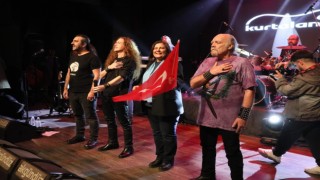 Aydın Büyükşehir, Cem Karaca ve Barış Mançoyu konserle andı