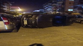 Aydında araçlara çarpan otomobil devrildi