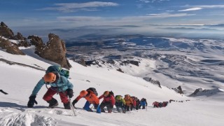Aydınlı dağcılar, Anadolunun Olimposuna tırmandı