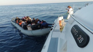 Ayvacık açıklarında 22si çocuk, 46 kaçak göçmen yakalandı