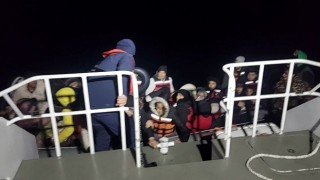 Ayvalıkta 68 göçmen yakalandı