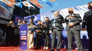 Ayvalıkta Cumhur İttifakı Belediye Başkan adayı Gür sahaya indi