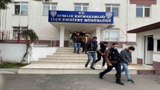 Ayvalıkta polisten rekor operasyon: 7 bin 194 adet uyuşturucu hap ele geçirdi