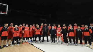 Bakan Baktan, A Milli Erkek Basketbol Takımına ziyaret