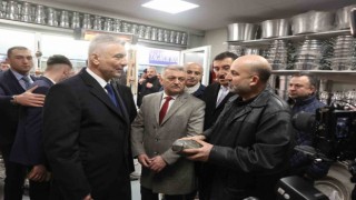 Bakan Bolat, Malatya'da geçici işyerlerindeki esnafları ziyaret etti