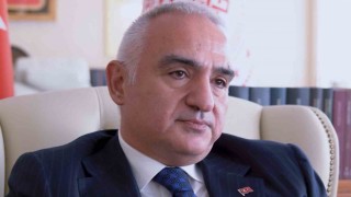 Bakan Ersoy depremi anlatırken gözyaşlarını tutamadı