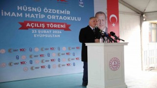 Bakan Tekin: “Her yıl öğrencilerimizin masasına yaklaşık 200 milyon adet kitap bırakıyoruz”