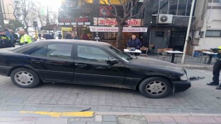 Bandırmadaki trafik kazasında motosikletteki 2 kişi yaralandı