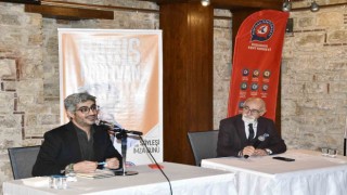 Barış Pehlivan Kuşadasında okurlarıyla buluştu