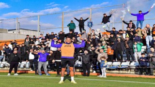 Başakşehirli taraftarlar, Galatasaray maçı öncesi takımlarına destek verdi