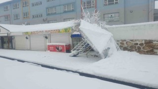 Başkalede eğitime ara verildi, 132 yerleşim yerinin yolu ulaşıma kapandı
