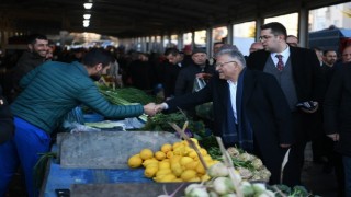 Başkan Büyükkılıçtan Esenyurt Semt Pazarına ziyaret