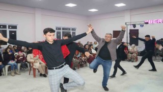 Başkan Güler, asker adaylarıyla zeybek oynadı