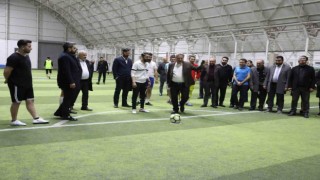 Başkan Palancıoğlu, gençlik kollarının maçında başlangıç vuruşunu yaptı