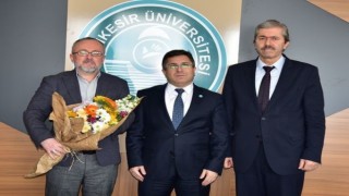 BAÜNde Necatibey ve İlahiyat Fakültelerine yeni dekanlar atandı