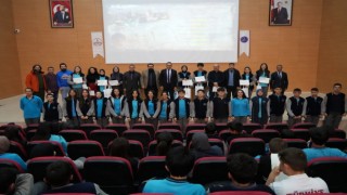 Bayburt Fen Lisesi öğrencilerden Kutadgu Bilig paneli