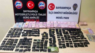 Bayrampaşada şüpheli araçtan çok sayıda uyuşturucu madde ve yüklü miktarda para çıktı