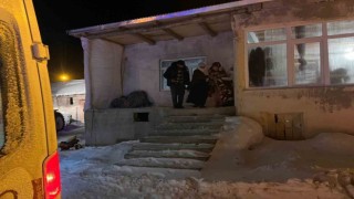 Belediye gelmeyince kendi imkanlarıyla yolu açıp hastalarını hastaneye ulaştırdılar