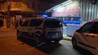 Belindeki tabanca ateş alınca yaralandı