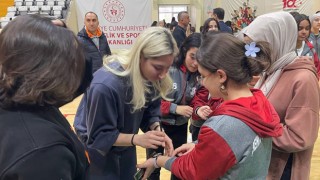 Beşiktaş Kadın Basketbol Takımı Depremzede Öğrencilerle Buluştu