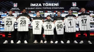 Beşiktaş yeni transferlerini tanıttı