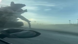 Beton mikseri yola beton döke döke ilerledi; o anlar kameraya yansıdı
