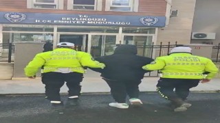 Beylikdüzünde motosiklet kovalamacası kask kamerasında