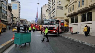 Beyoğlunda facianın eşiğinden dönüldü: Freni boşalan vinç, başka bir vince çarparak savurdu, 1 yaralı