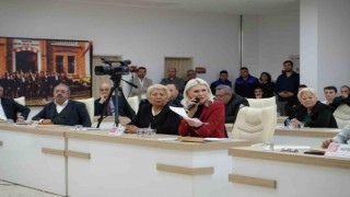 Bilecik Belediye Meclisine, 19 ayda alınan 322 işçinin sayısı tartışmalara neden oldu