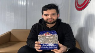BİMden aldığı çekirdek poşetinden sigara izmariti çıktı