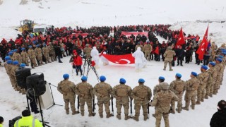 Binlerce Bayburtlu vatandaş Kop Şehitleri için yürüdü