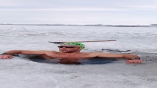 Burası Rusya değil buz tutan Çıldır Gölü