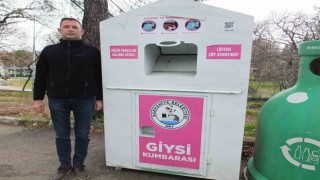 Burhaniye de giysi kumbaraları ilgi gördü
