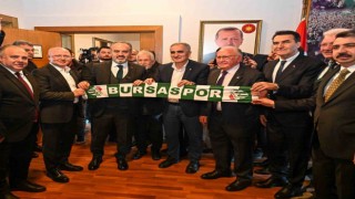 Bursa Belediye Başkanı Alinur Aktaş, Bursasporu ziyaret etti