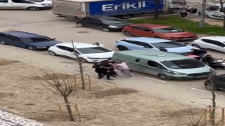 Bursada acımasızca birbirlerine vurdular... O anlar kamerada