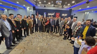 Bursada Eğitime Destek gecesinde burs verilen 13 genç hayata tutundu