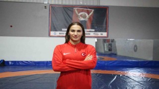 Buse Tosun Çavuşoğlu: Olimpiyat şampiyonluğunu alıp, yeni bir tarih yazmak istiyoruz