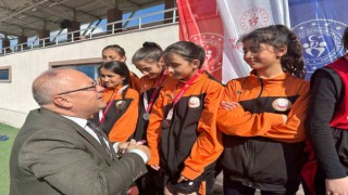Büyük mücadelelere sahne olan atletizm müsabakaları tamamlandı