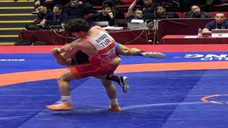Büyükler Avrupa Güreş Şampiyonasında 82 kilogramda mücadele eden Alperen Berber, yarı finalde Bulgar sporcu Aik Mnatsakanianı 5-1 yenerek finale yükseldi.