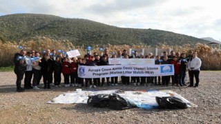 Büyükler kirletti, çocuklar temizledi