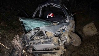 Çanakkalede otomobil şarampole yuvarlandı, sürücü hayatını kaybetti