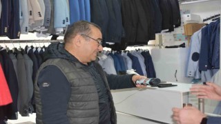 CHP Pamukkale Adayı Ertemur çöp poşeti dağıtımına devam ediyor
