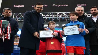 Çocuklar yarıyıl tatilini “Bağcıların Yıldızları Futbol Turnuvasında” değerlendirdi