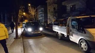 Çocuklarının kavgasını ayırmak isteyen baba bıçaklanarak yaralandı
