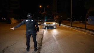 İlçenin girişini ve çıkışını kapatan polis uygulama yaptı